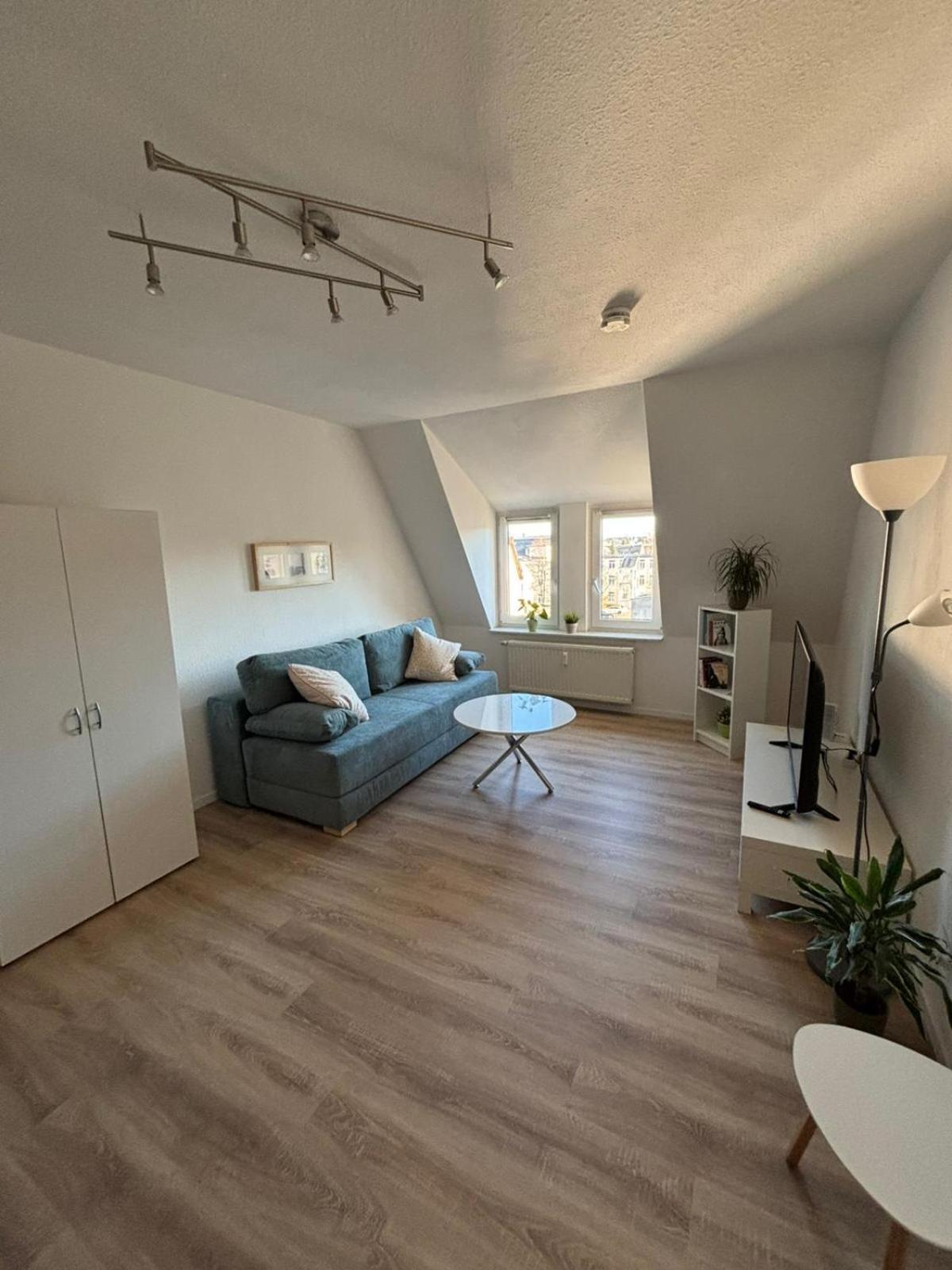 1 Raum Dachgeschosswohnung In Ruhiger Lage Limabach - Oberfrohna Dış mekan fotoğraf